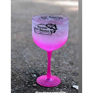 Taças de Gin Personalizadas: Celebre com Estilo!