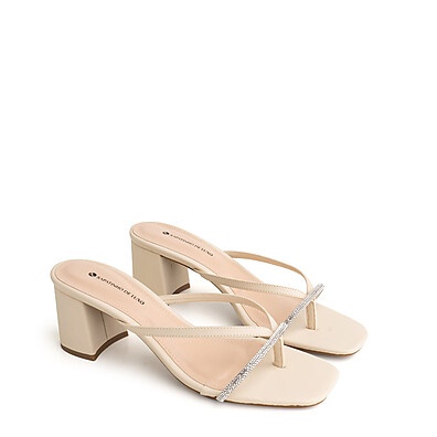 tamanco-nude-manteiga-com-strass-o-charme-que-faltava-no-seu-look