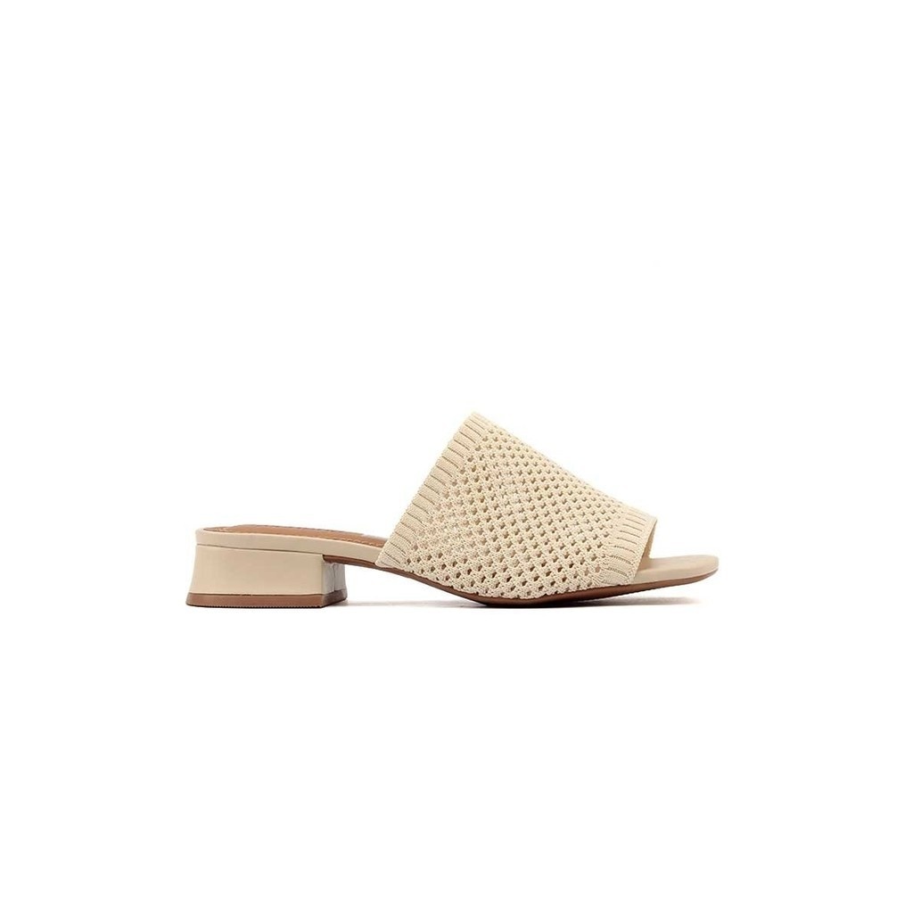 Tamanco Valentina: Conforto e Estilo em Creme