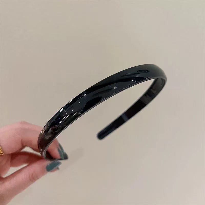 Tiara Preta 1,5cm: Fixação e Estilo Sem Complicação