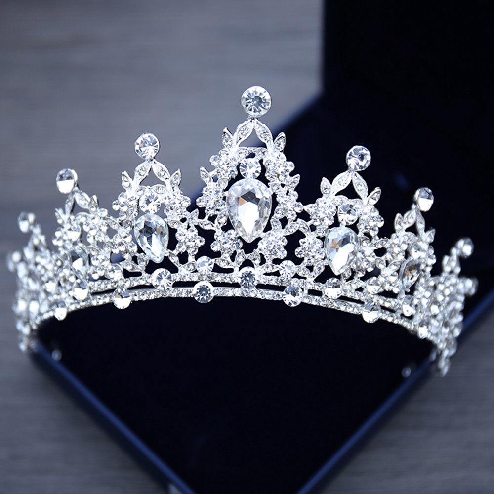 Tiara Princesa Cristal: Brilho para Noivas e Festas ✨