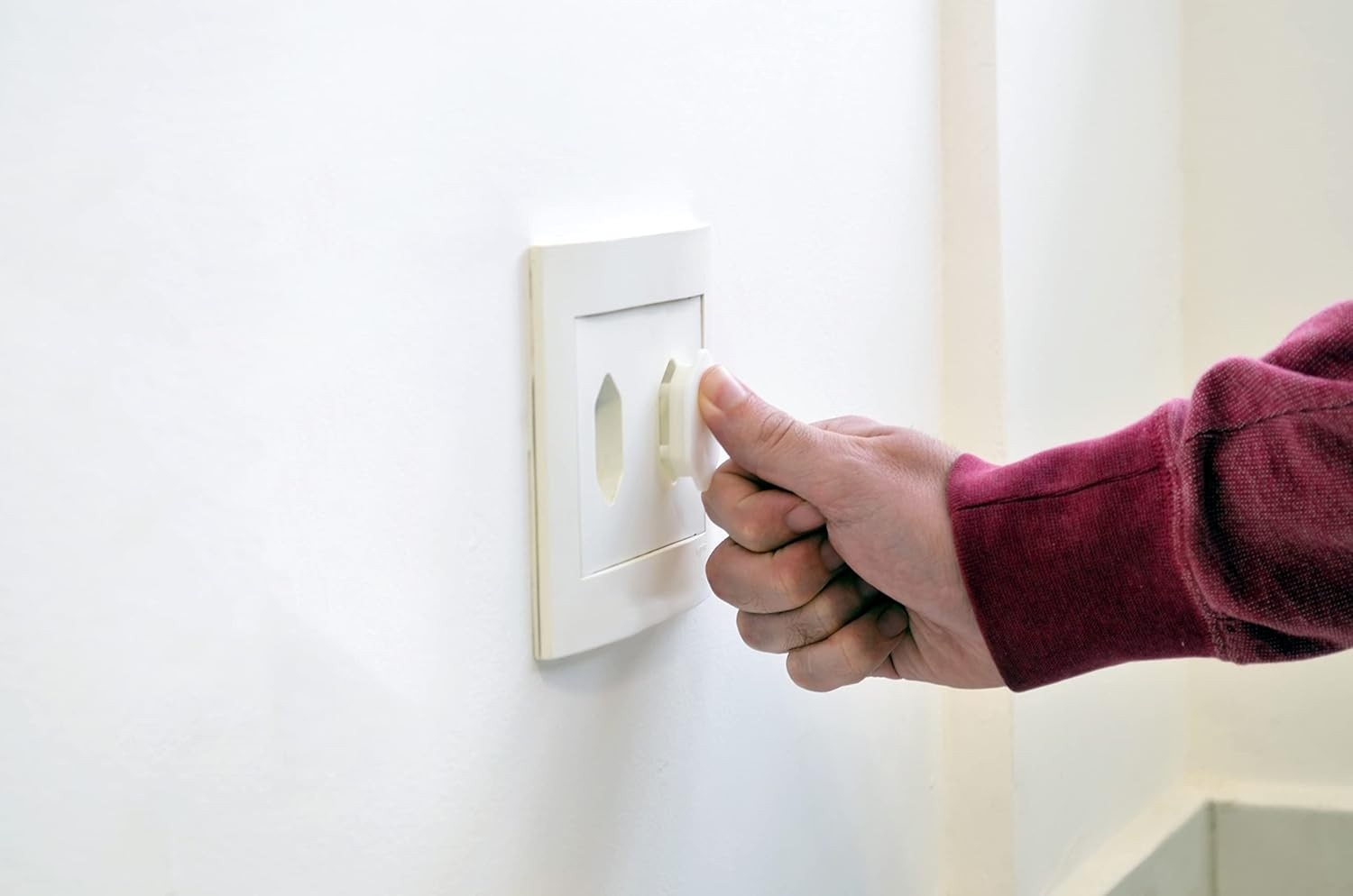 tomada-para-eletrica-e-seguranca-de-protetor-bebes-sfor-sforplast-a