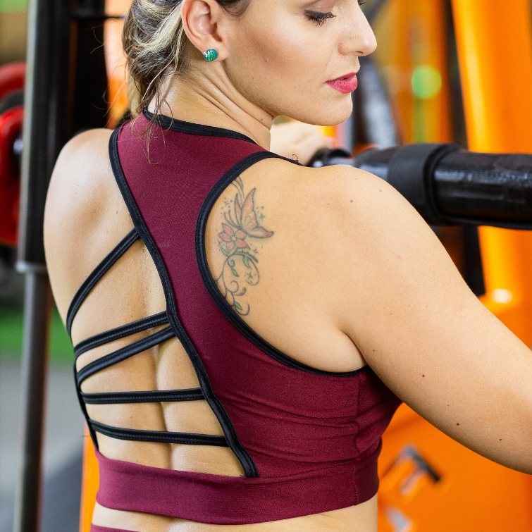 Top Fitness Plus Size: Conforto e Estilo Vinho