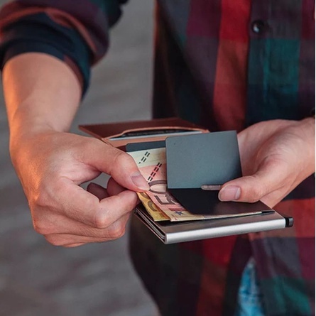 total-protecao-com-e-fina-segura-slim-rfid-carteira