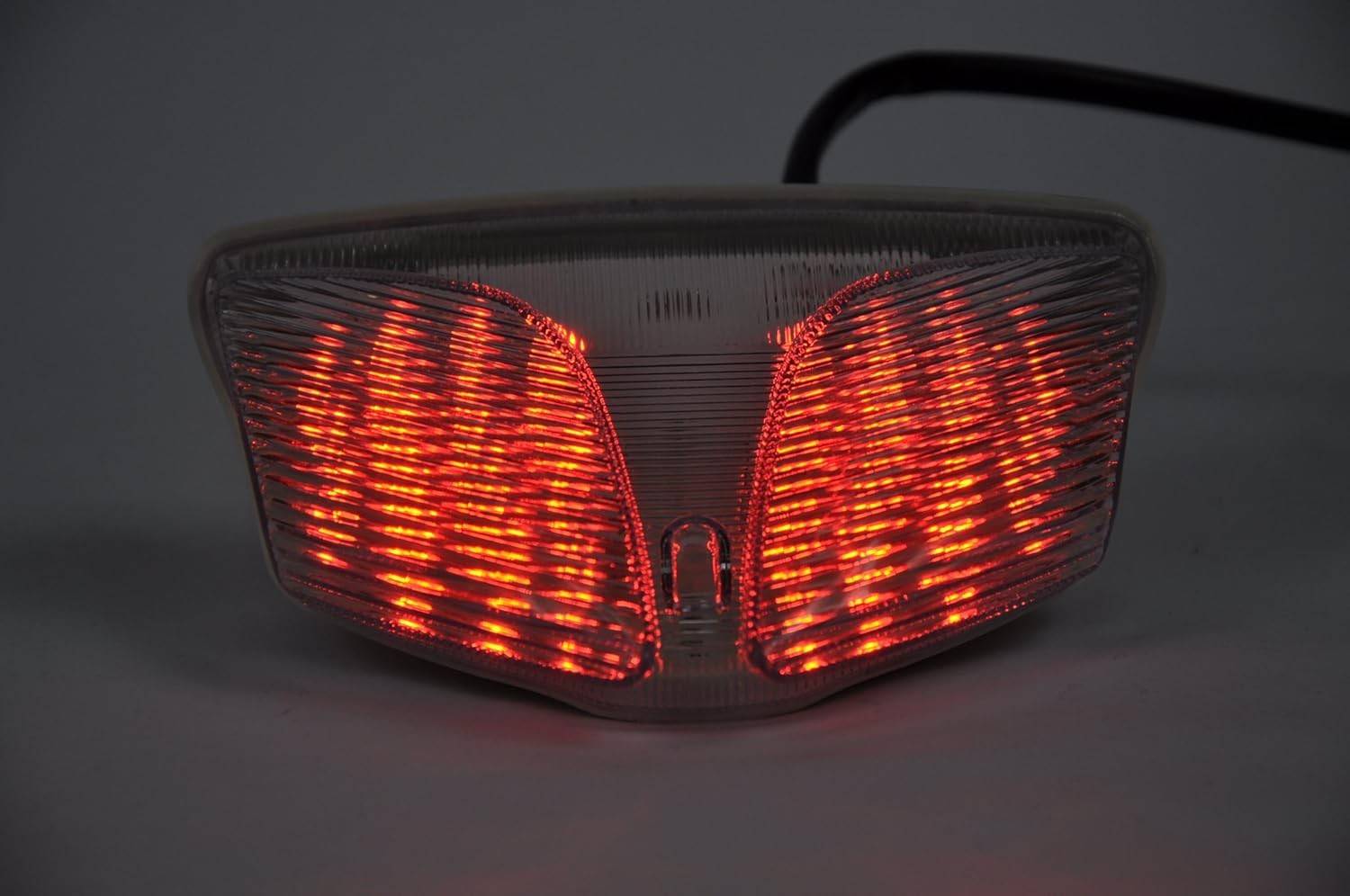 Lanterna Traseira LED Fumê com Seta Integrada para Suzuki GSXR 600/750/1000 - Estilo e Segurança