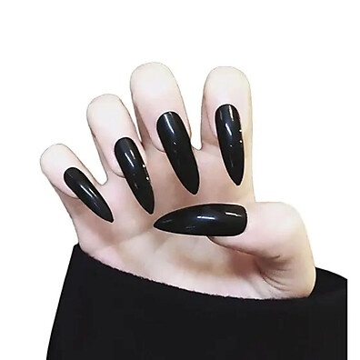 unhas-posticas-pretas-o-toque-final-na-sua-fantasia