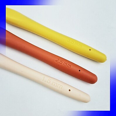 Agulha Crochê Emborrachada – Kit com 3 Unidades