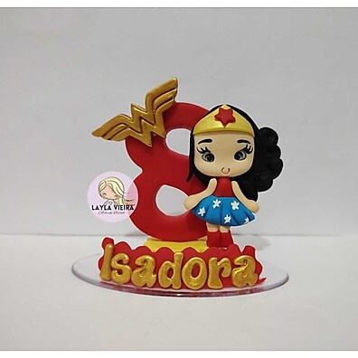 Vela Personalizada Mulher Maravilha em Biscuit: Presente Único e Mágico