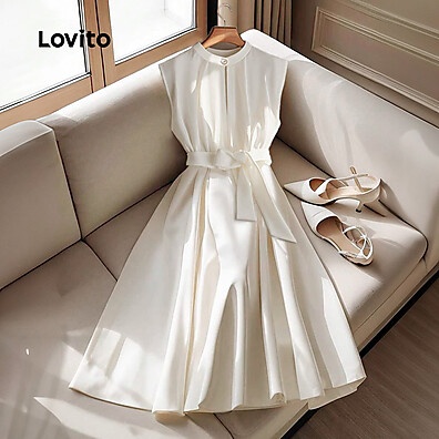 Vestido Branco Lovito: Elegância para o Verão