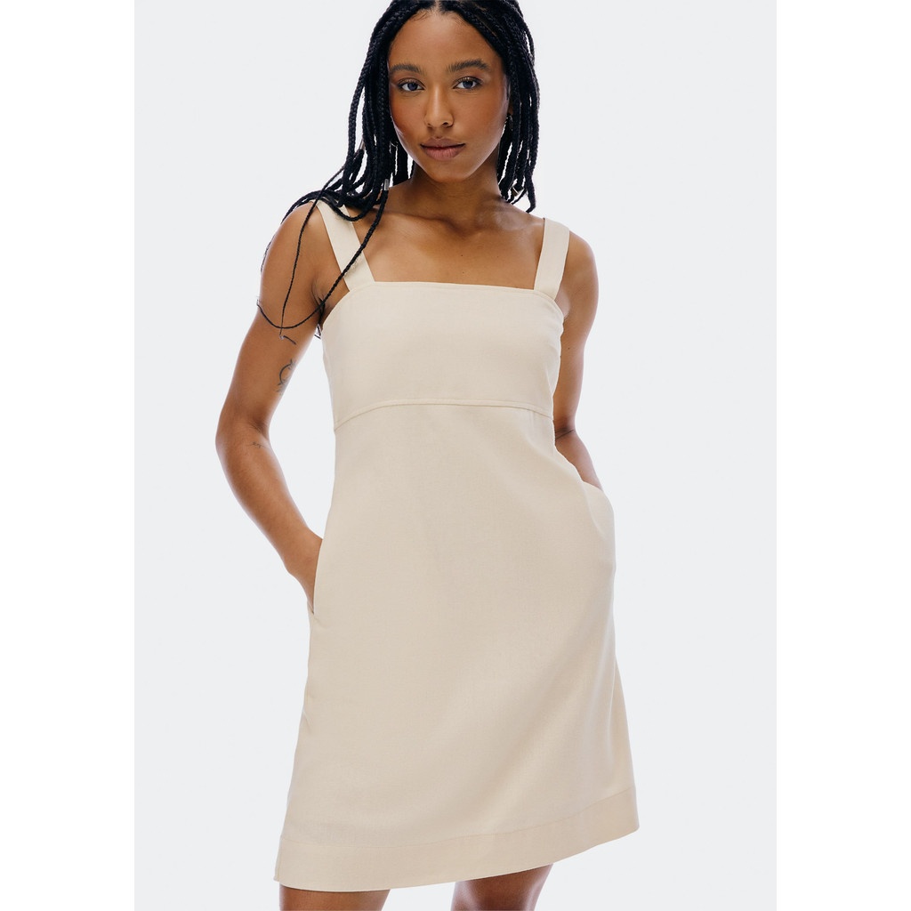 Vestido Decote Quadrado: Elegância e Conforto
