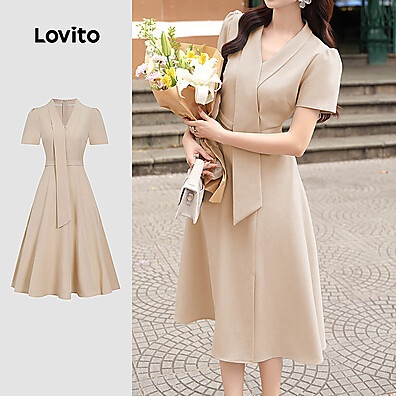 Vestido Elegante com Decote Streamer