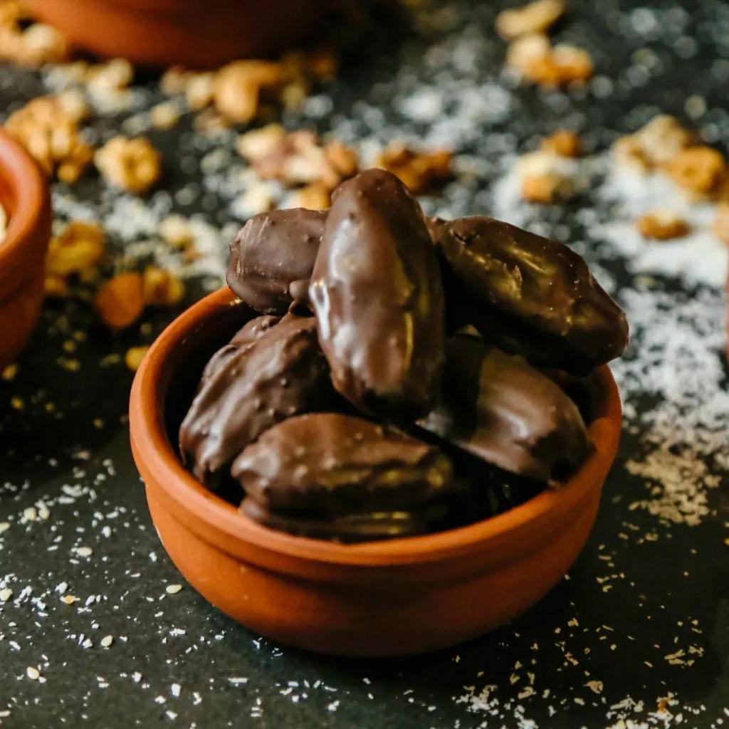 Tâmara com Chocolate Date Crown: O Lanche Saudável que Vicia