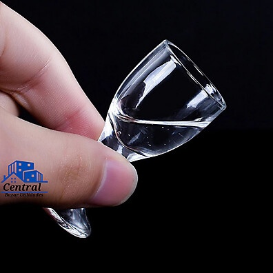 Mini Taças de Licor: Elegância em Pequenos Volumes 🥂