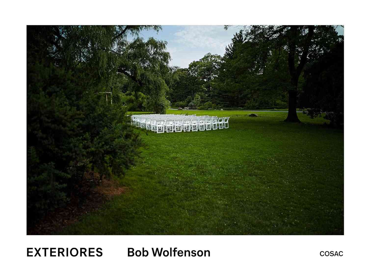 Exteriores: A Fotografia de Bob Wolfenson sobre Tempo, Memória e Solidão Urbana
